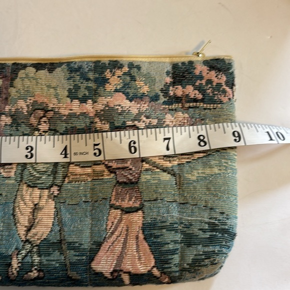 VINTAGE EMBROIDERED TAPESTRY CLUTCH
GOLF DEDIGN WITH MAN AND WOMAN
AWESOME BAG - Picture 6 of 7